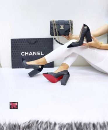 Women matching Shoes and Purse